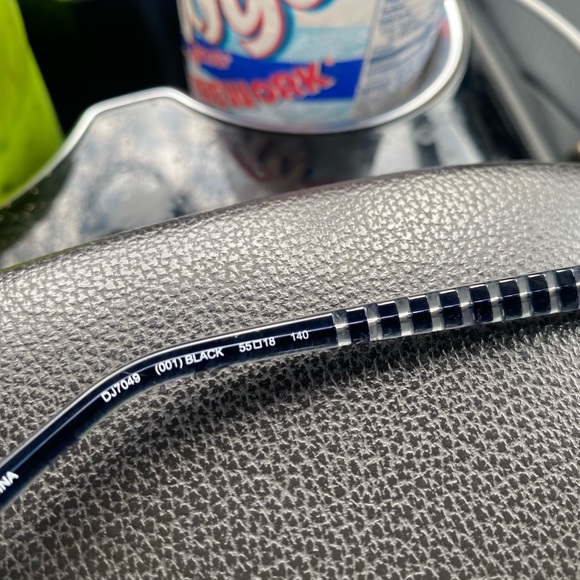 Designer shades. - Picture 10 of 10